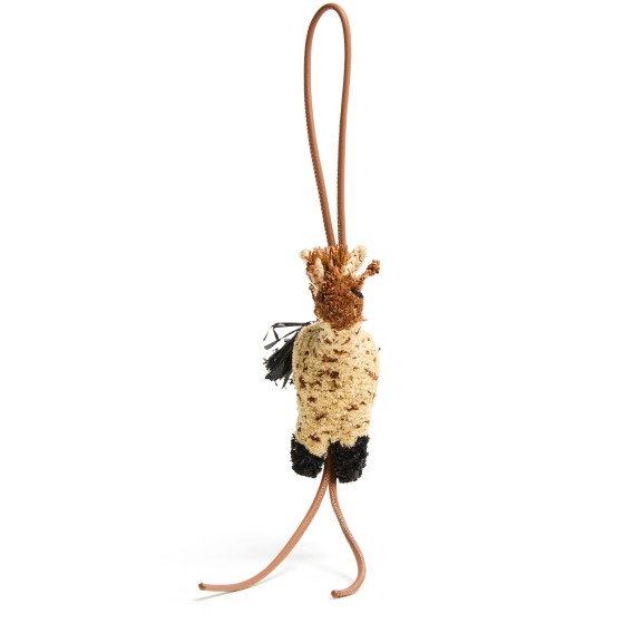 Giraffe bag charm in raffia and calfskin - brown